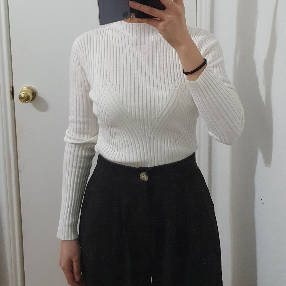 H&M cropped knit mock neck sweater